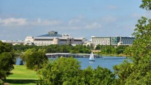 ge-dalgt-gaylord-texan-ext40420-82069_Wide-Hor