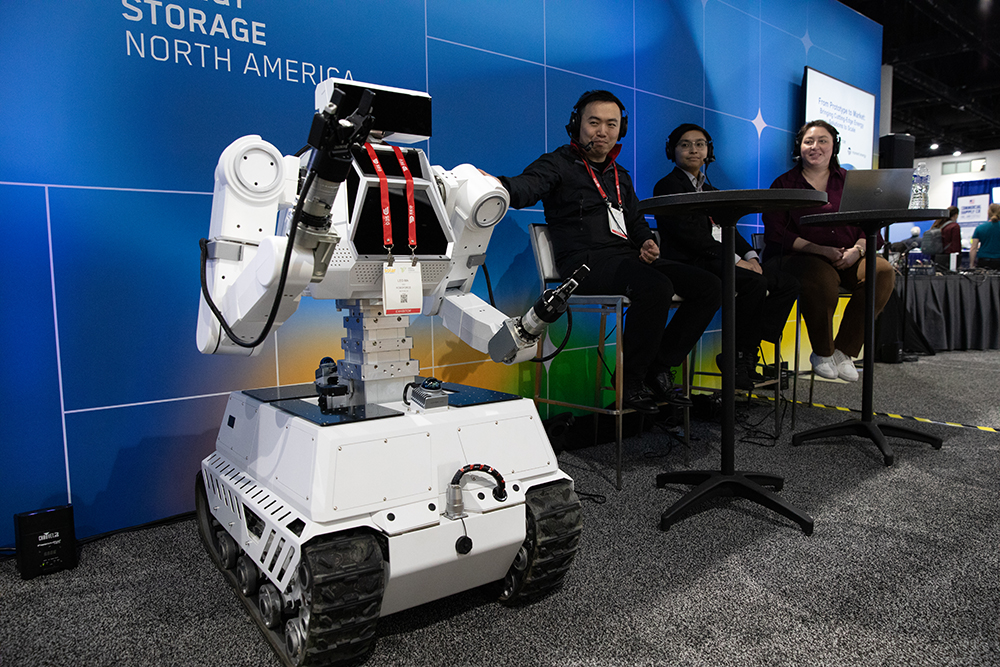 intersolar_san-diego-2025_day-2-89_54367348228_o-1000w